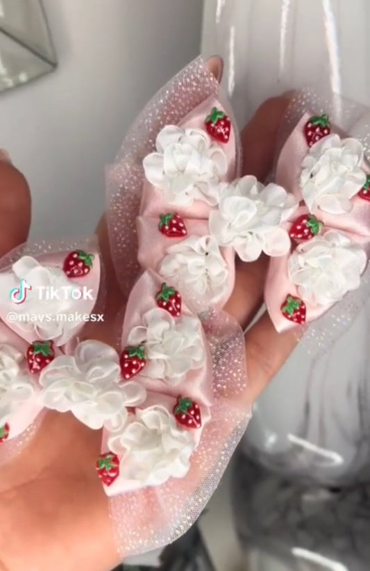 Strawberry Flower - One Clip